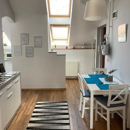 Esztergom Apartman דירה